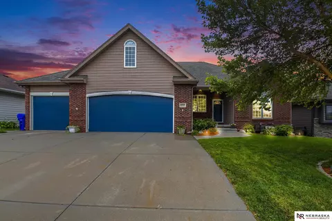 16504 Heather St, Omaha, NE 68136