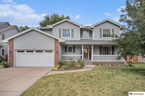2120 Christine St, Papillion, NE 68133