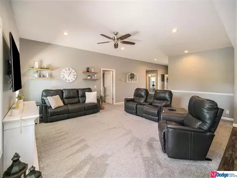 303 E 10th St, Firth, NE 68358 photo 3