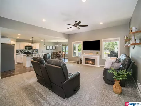303 E 10th St, Firth, NE 68358 photo 2