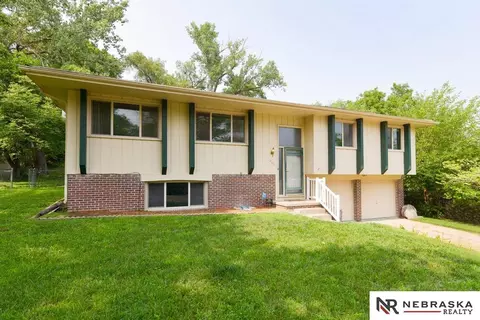 806 Brenton Ave, Bellevue, NE 68005