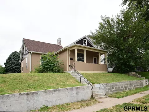 922 S 25 Ave, Omaha, NE 68105