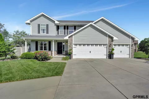 2818 Rockport Dr, Lincoln, NE 68516
