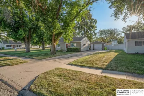 605 N 15th St, Blair, NE 68008