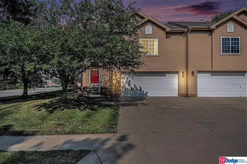 5002 N 155 Ave, Omaha, NE 68116
