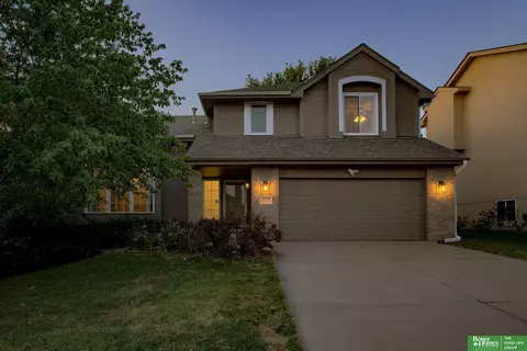 16604 Ames Ave, Omaha, NE 68116