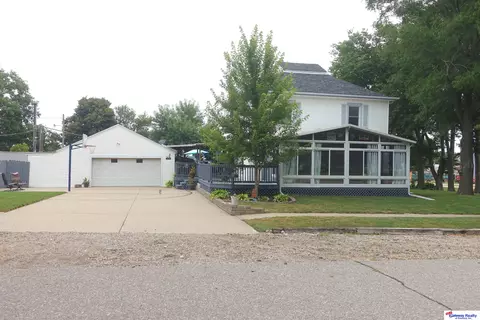 241 2nd St, Morse Bluff, NE 68648