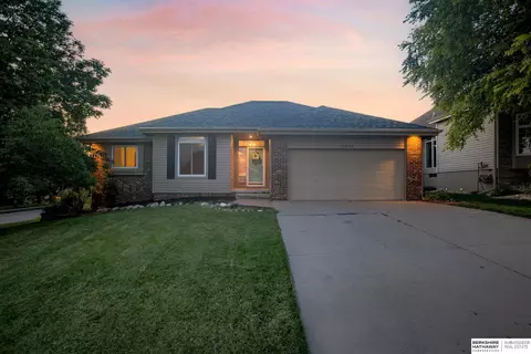 16426 Taylor St, Omaha, NE 68116