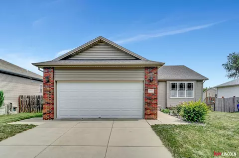 2410 SW Soukup Dr, Lincoln, NE 68522