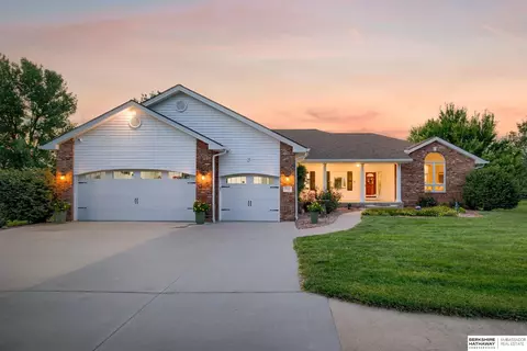 21810 Chancellor Rd, Omaha, NE 68022
