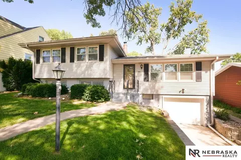 2615 S 49th St, Omaha, NE 68106
