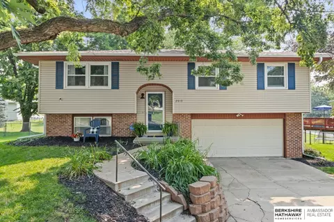 2613 N 99th St, Omaha, NE 68134