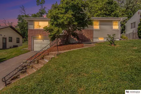 2110 Van Buren St, Bellevue, NE 68005