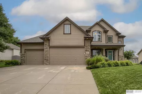 5715 N 153rd St, Omaha, NE 68116