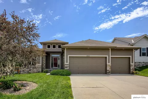 2623 N 167 St, Omaha, NE 68116