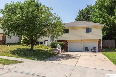 11536 S 35th St, Bellevue, NE 68123