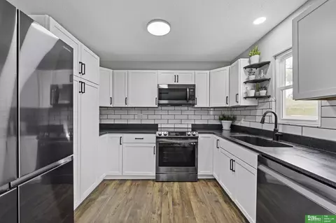 995 N 2nd Ave, Springfield, NE 68059 photo 18