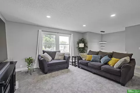 995 N 2nd Ave, Springfield, NE 68059 photo 15
