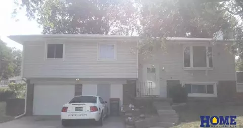2711 Jane Ln, Lincoln, NE 68516