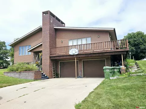 511 W Maple St, Sutton, NE 68979