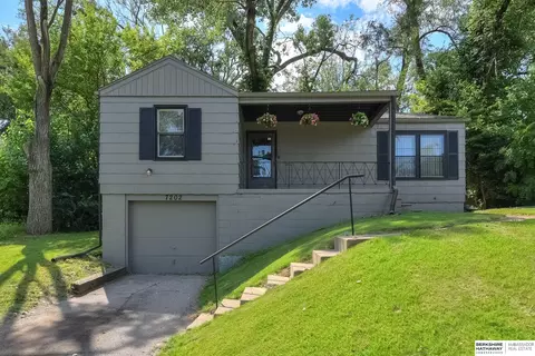 7202 N 35th Cir, Omaha, NE 68112