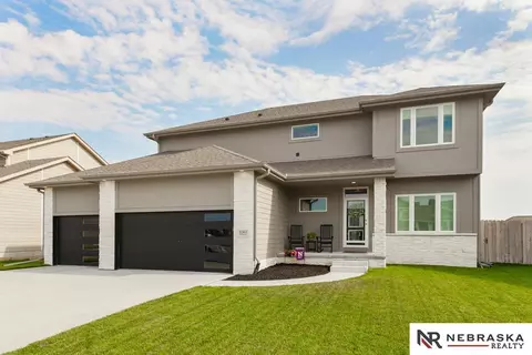5201 Helwig Ave, Papillion, NE 68133