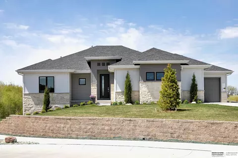 9920 S 181st St, Omaha, NE 68136
