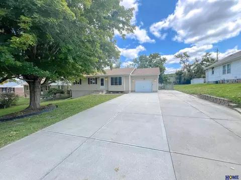 2615 N 73rd St, Omaha, NE 68134