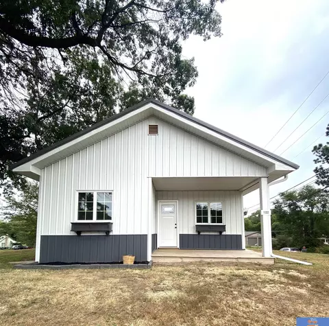 1122 S 6th St, Beatrice, NE 68310 photo 3