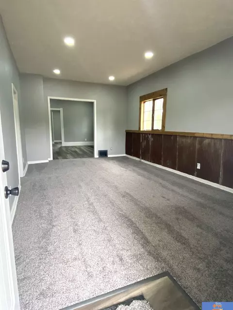 1122 S 6th St, Beatrice, NE 68310 photo 10