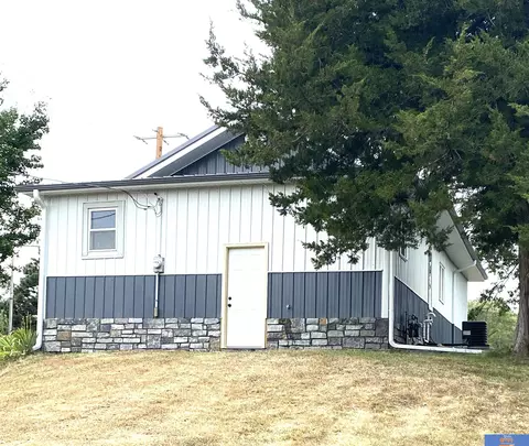 1122 S 6th St, Beatrice, NE 68310 photo 8