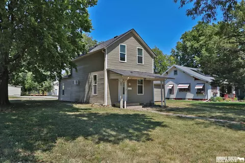 1608 Ella St, Beatrice, NE 68310 photo 2