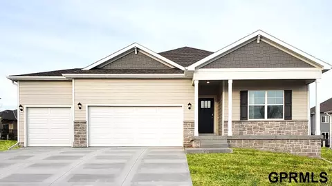 17605 Rose Lane Rd, Omaha, NE 68137