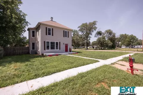 1212 Walnut St, Wood River, NE 68883