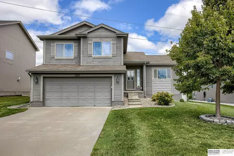 16418 Virginia St, Omaha, NE 68136