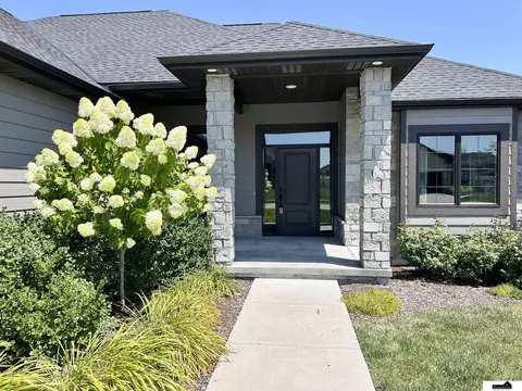 6300 Granite Ridge Rd, Lincoln, NE 68526