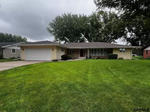 940 17th St, Henderson, NE 68371