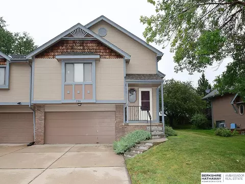 3504 Comstock Ave, Bellevue, NE 68123