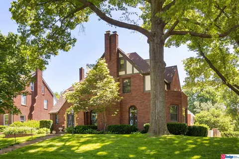 651 N 59th St, Omaha, NE 68132