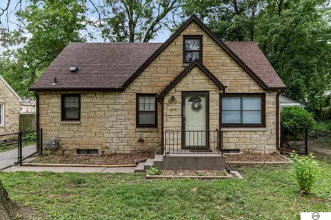 1801 S Cotner Blvd, Lincoln, NE 68506