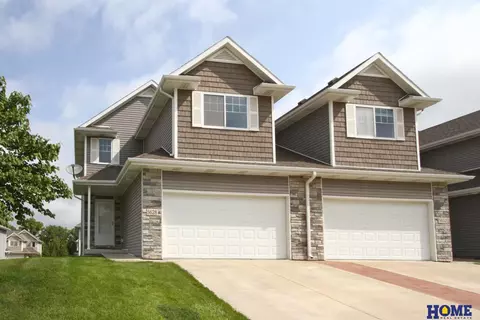 5628 Kayla Ct, Lincoln, NE 68516