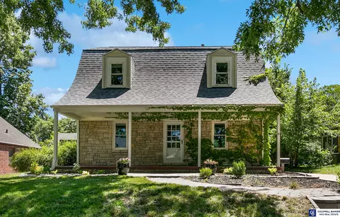 1921 High St, Lincoln, NE 68502
