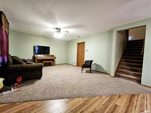 508 S Saunders Ave, Sutton, NE 68979 photo 3
