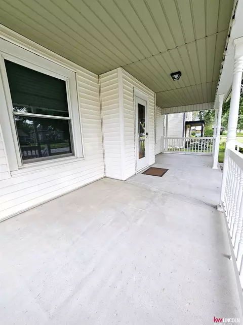 508 S Saunders Ave, Sutton, NE 68979 photo 2