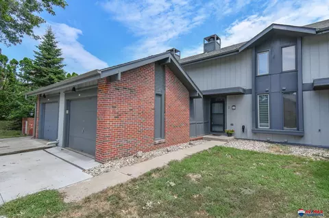7101 South St # 2, Lincoln, NE 68506
