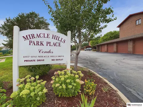 11937 Miracle Hills Dr, Omaha, NE 68154