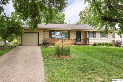 111 S 111th St, Omaha, NE 68154