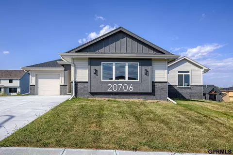 20706 Ellison Ave, Omaha, NE 68022
