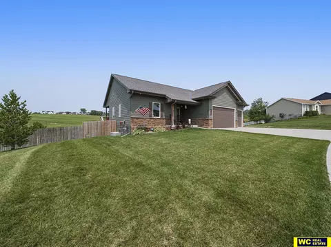 2891 Ravae Ln, Blair, NE 68008