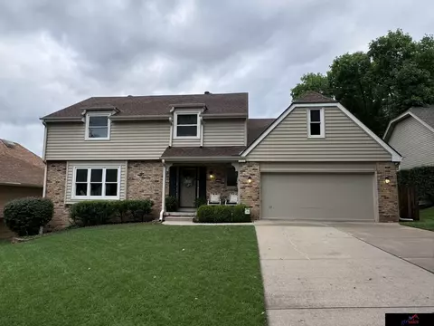 15006 Brookside Cir, Omaha, NE 68144